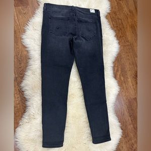 Hudson/ Natalie super skinny ankle black wash midrise